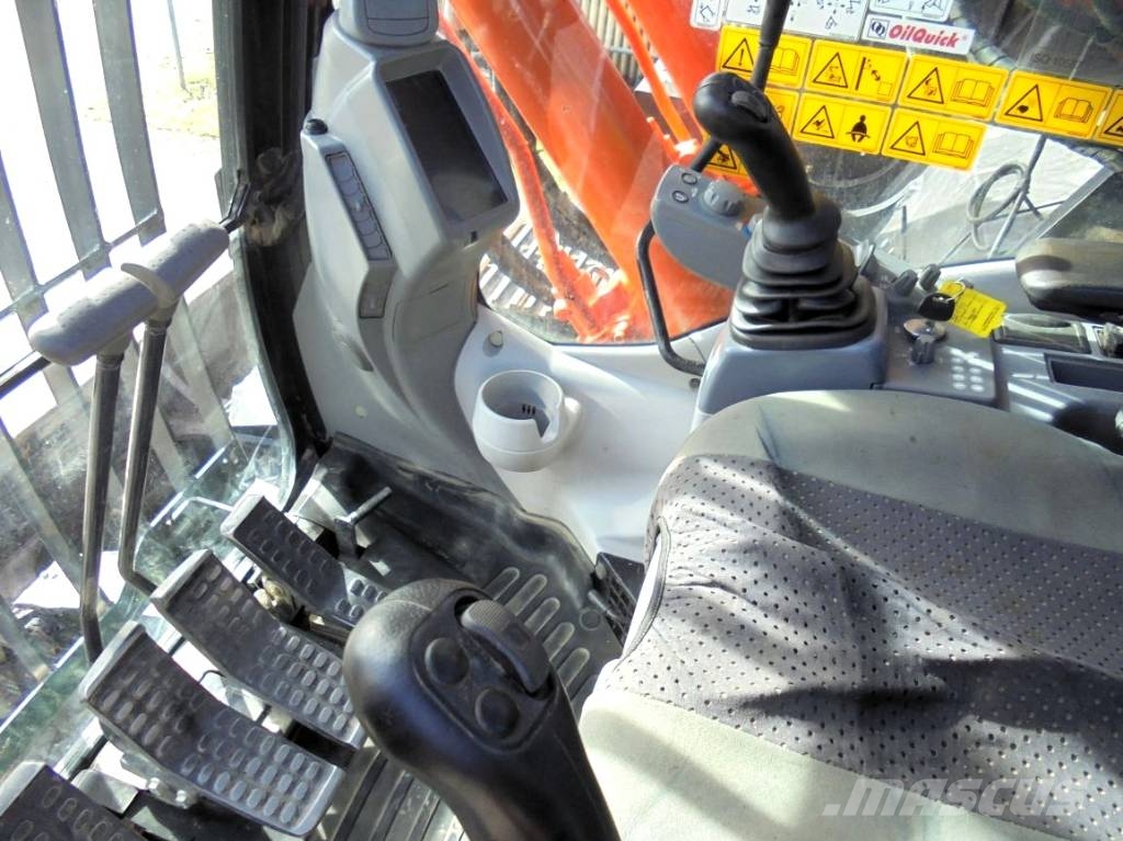 Hitachi ZX 225 US LC-6 Gravemaskiner på larvebånd