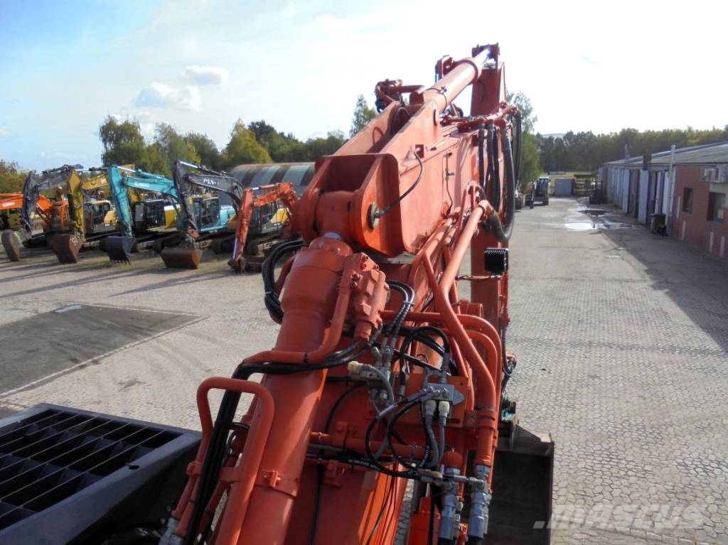 Hitachi ZX 225 US LC-6 Gravemaskiner på larvebånd