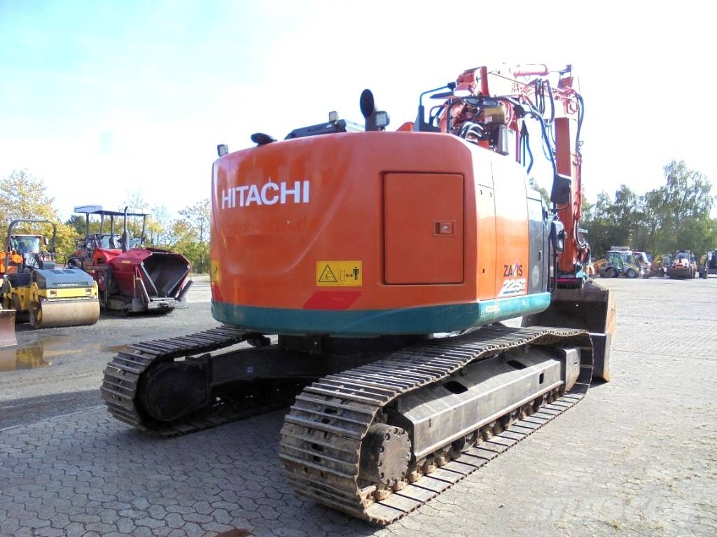 Hitachi ZX 225 US LC-6 Gravemaskiner på larvebånd