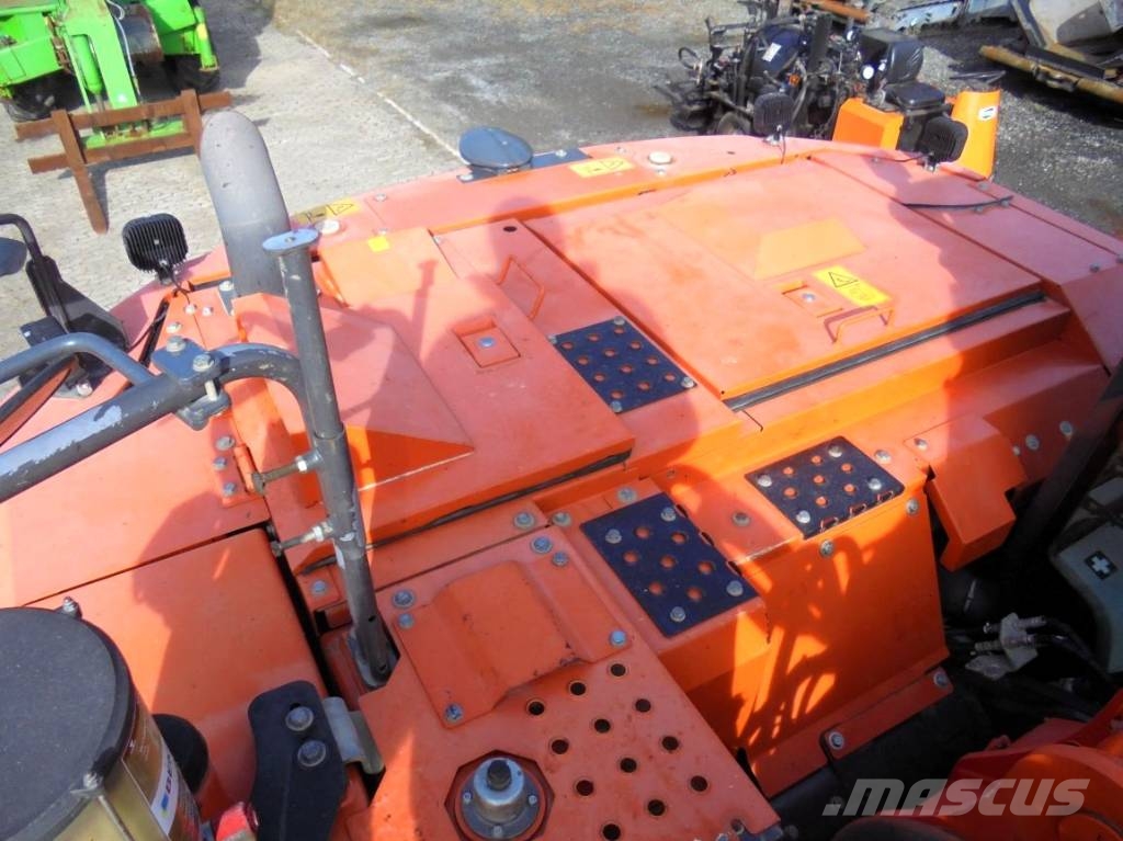Hitachi ZX 225 US LC-6 Gravemaskiner på larvebånd