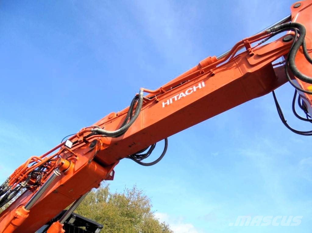 Hitachi ZX 225 US LC-6 Gravemaskiner på larvebånd