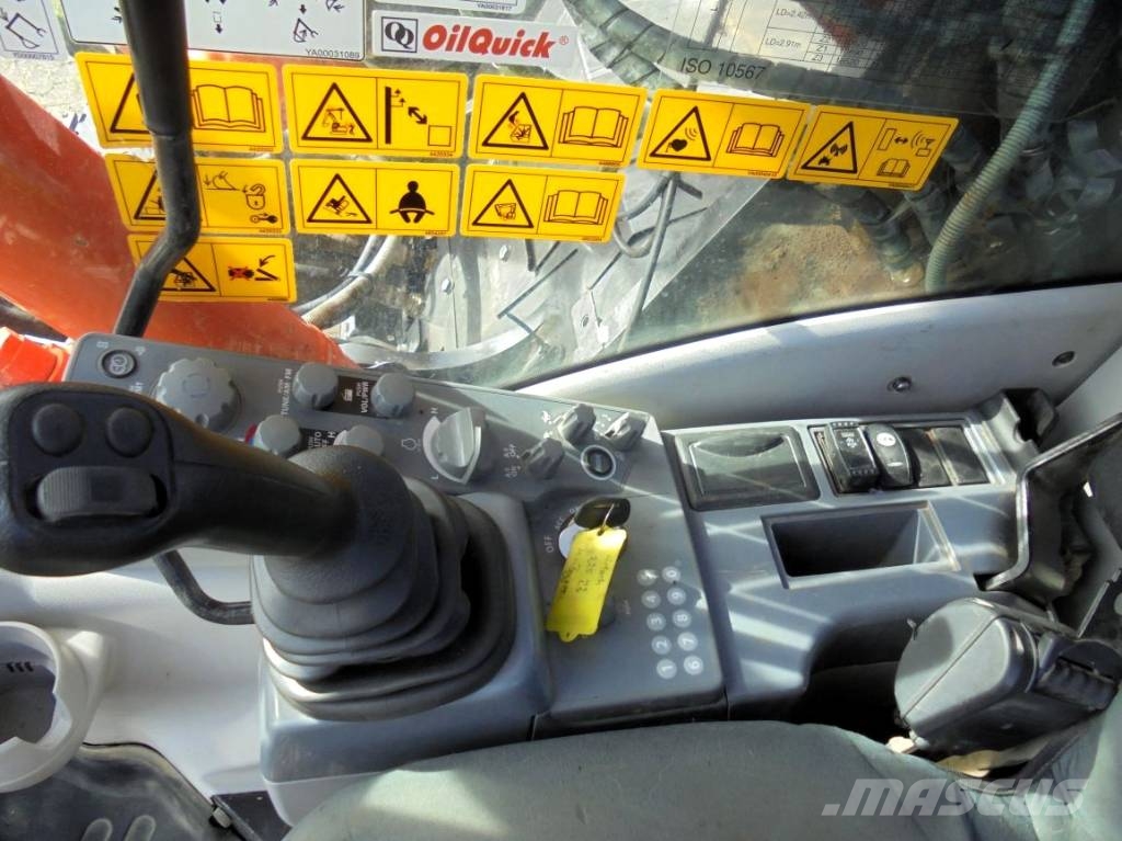 Hitachi ZX 225 US LC-6 Gravemaskiner på larvebånd