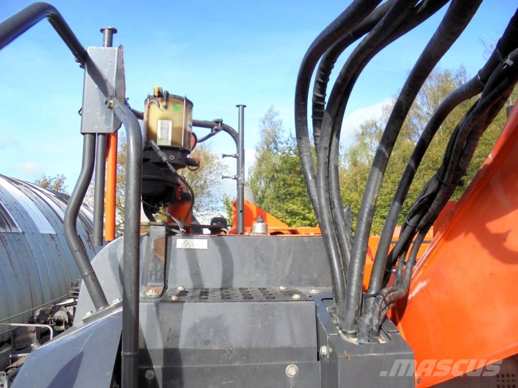 Hitachi ZX 225 US LC-6 Gravemaskiner på larvebånd