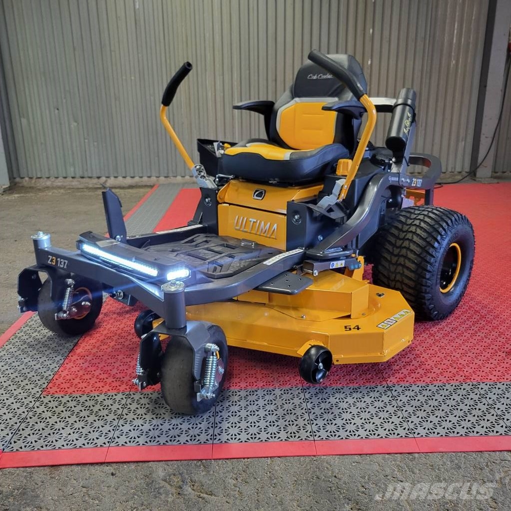 Cub Cadet Z3 - 137 cm klippbredd Zero-turn grasmaaiers