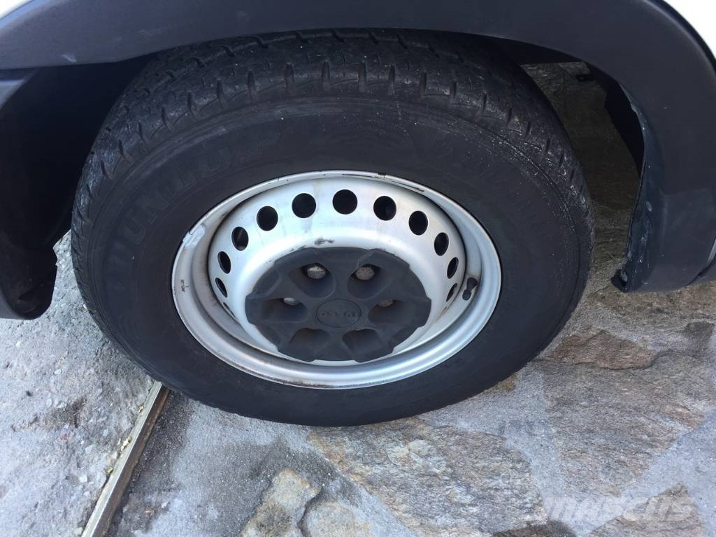 Iveco Daily 35 S 12 Lette lastebiler