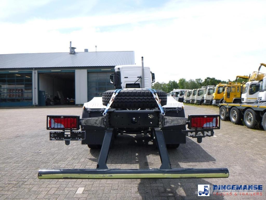 MAN TGS 33.360 6x4 chassis Euro 2 new/unused Autocabinati