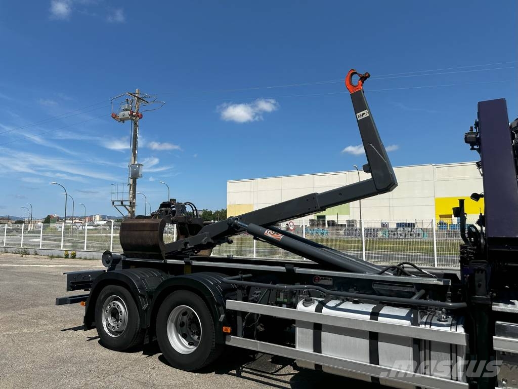 Volvo FM 330 Kapellbil