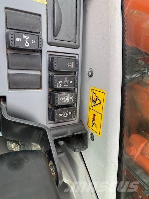 Hitachi ZX 140 W-6 حفارات بعجل