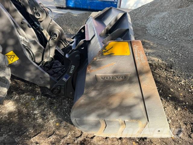 Volvo L90H2 Kolesni nakladalci