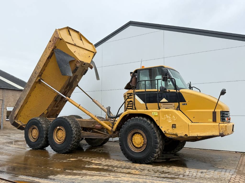 CAT 725 - Body Heating / Backup Camera Зчленовані самоскиди