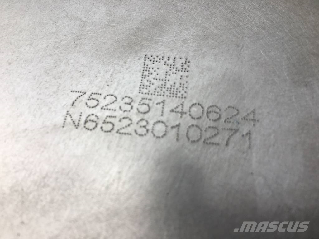 Komatsu PC 75 Auspuff Muffler 6275-11-5420 new محركات