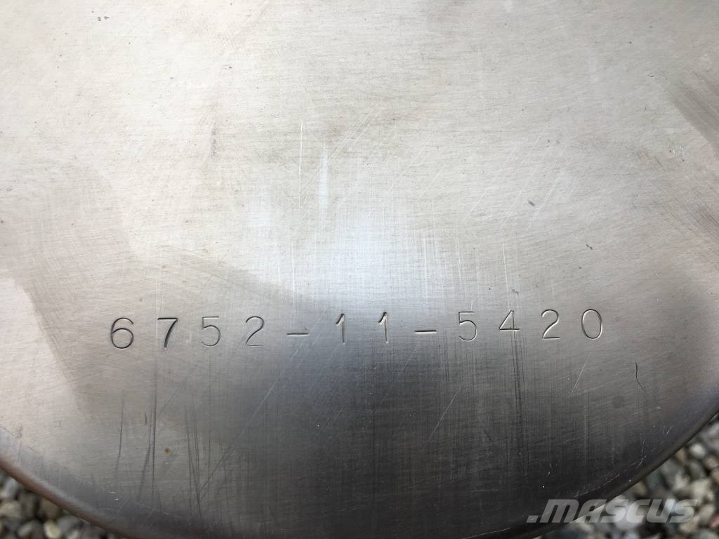 Komatsu PC 75 Auspuff Muffler 6275-11-5420 new محركات