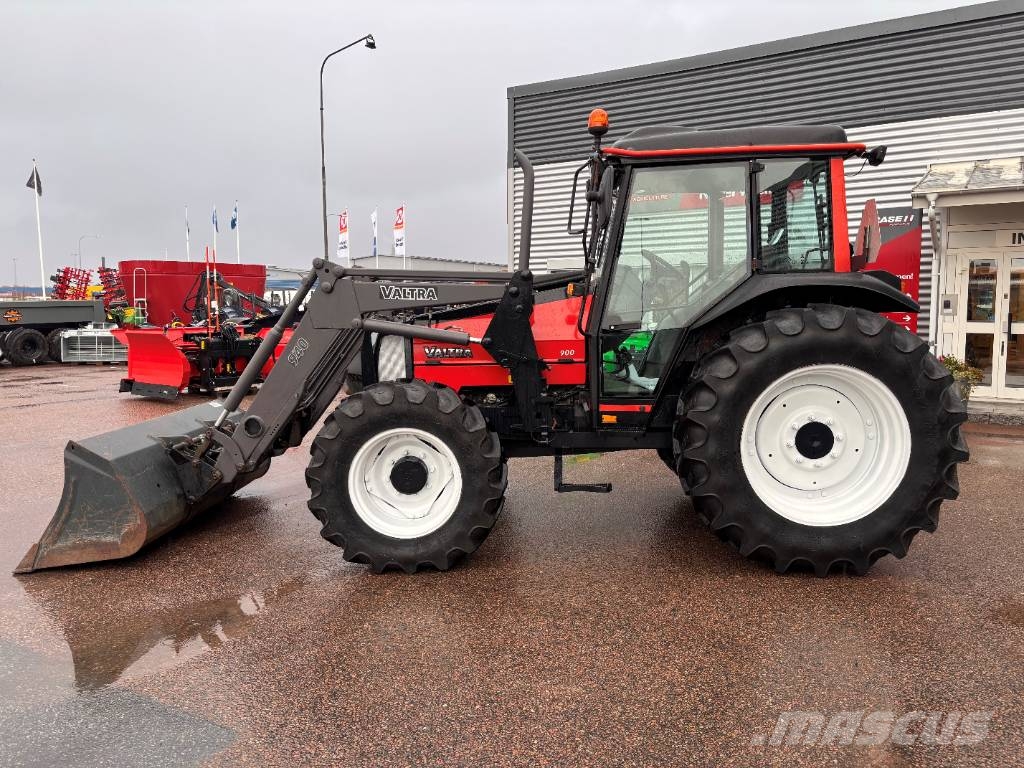 Valtra 900 Traktori