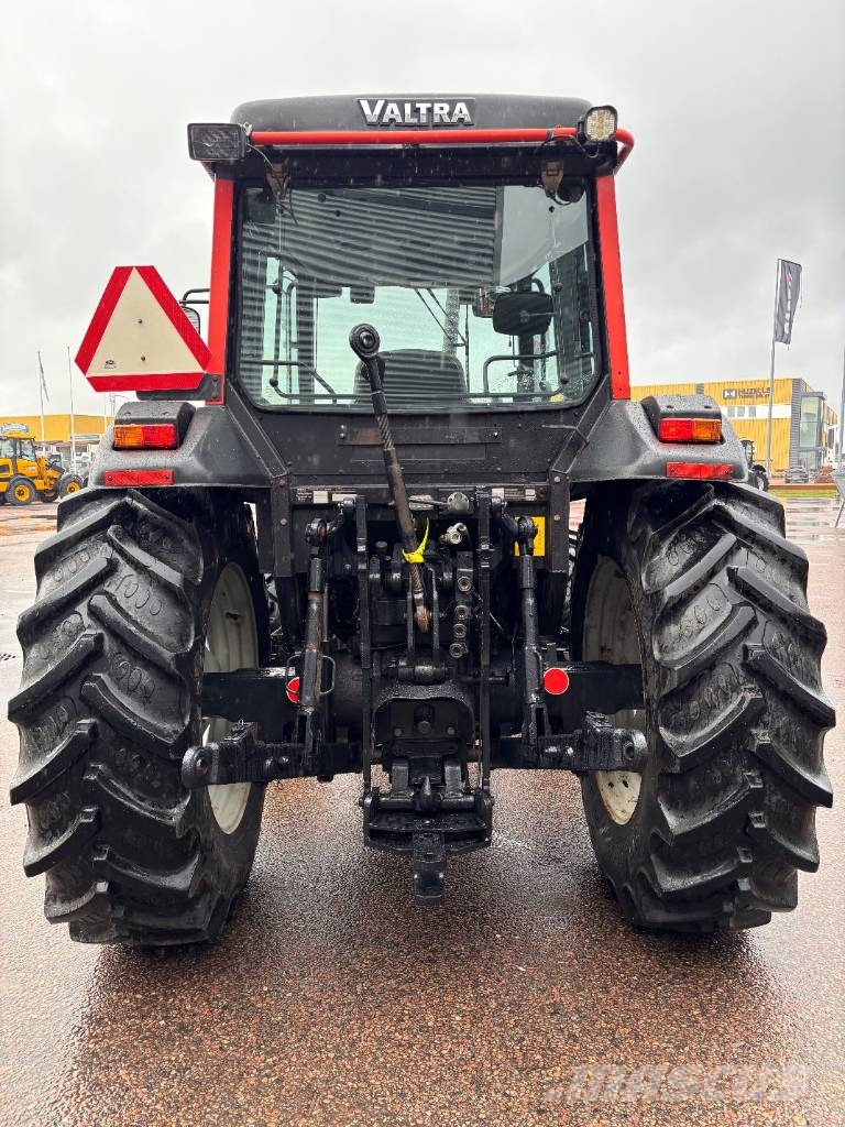 Valtra 900 Traktori