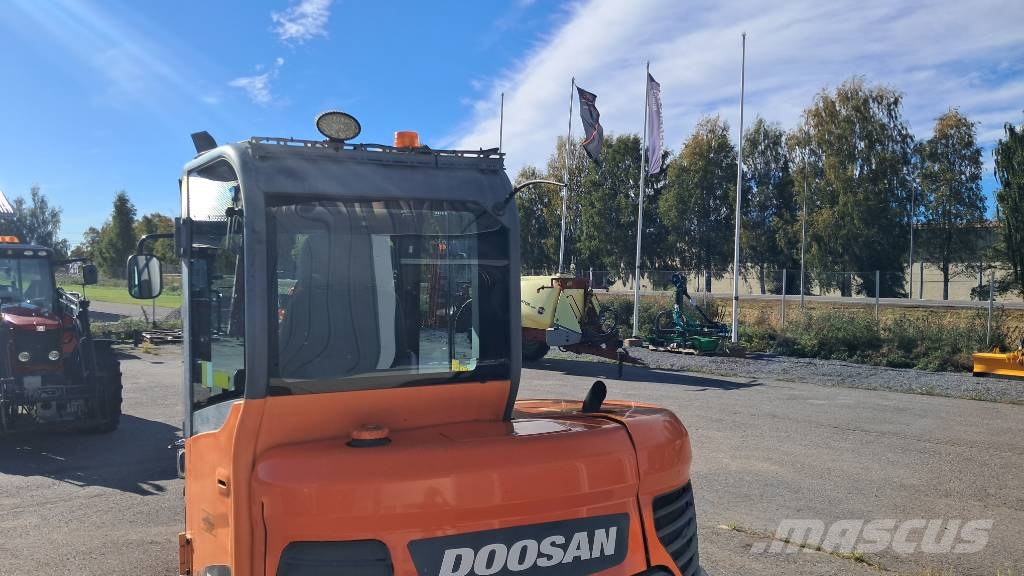 Doosan DX60R kaivinkone Miniexcavadoras