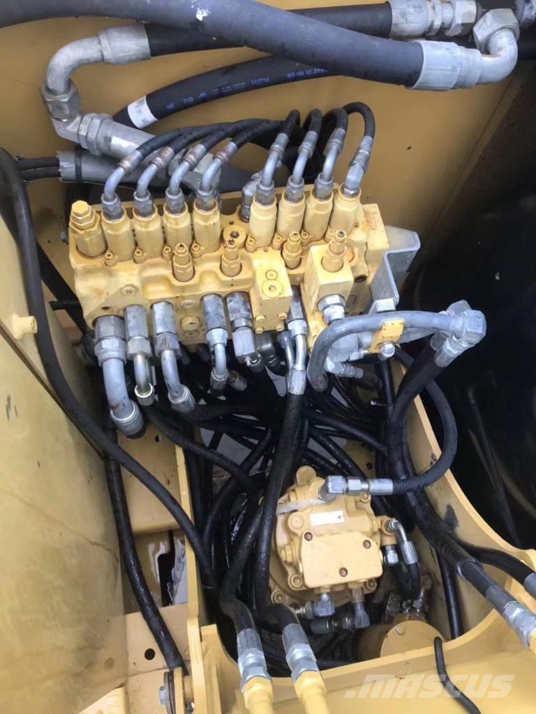 CAT 307 D 中型挖掘机