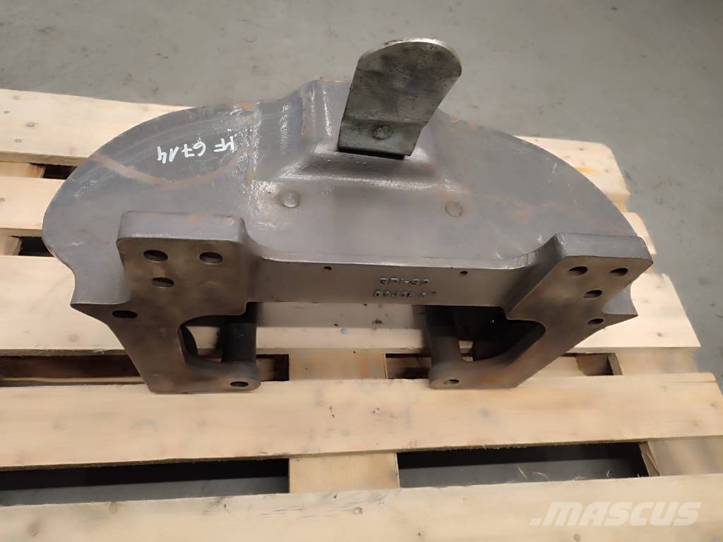 Massey Ferguson Weight bracket 42798004 MASSEY FERGUSON 6714 Alusta ja jousitus