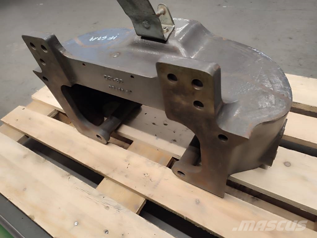 Massey Ferguson Weight bracket 42798004 MASSEY FERGUSON 6714 Alusta ja jousitus