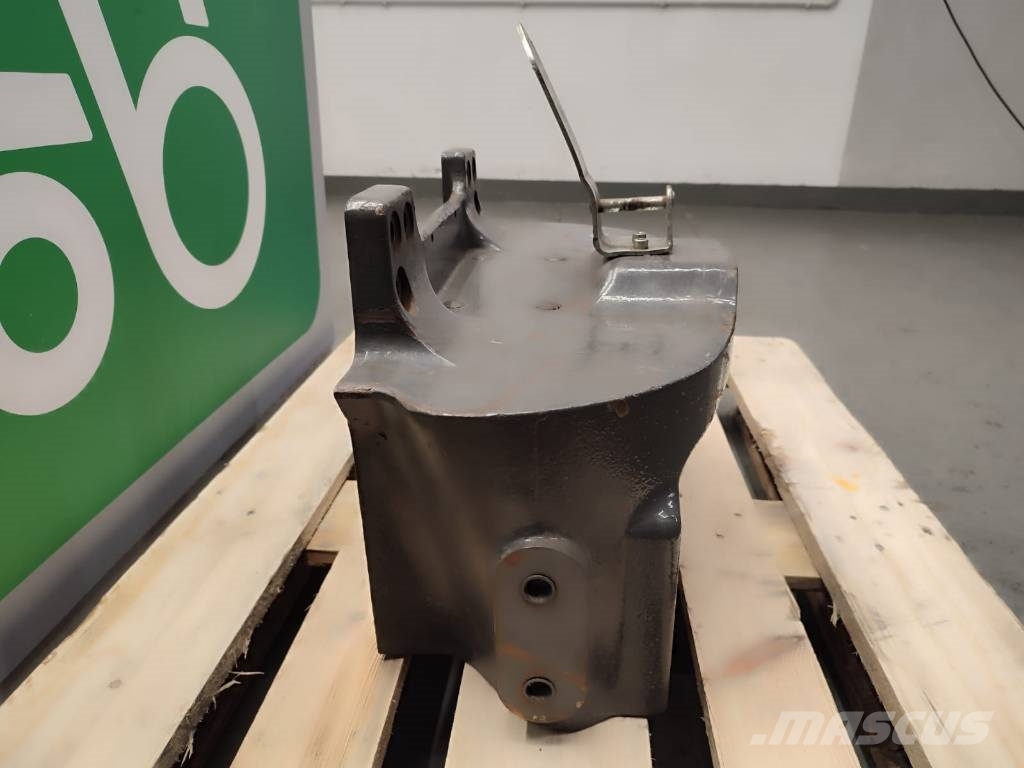 Massey Ferguson Weight bracket 42798004 MASSEY FERGUSON 6714 Alusta ja jousitus