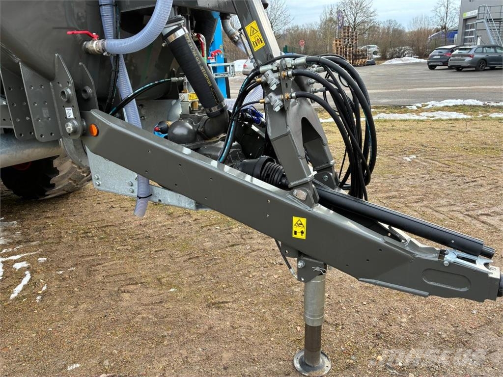 Kaweco Profi I.18 VC + BOMECH Farmer 15mtr. Trágyaszóró