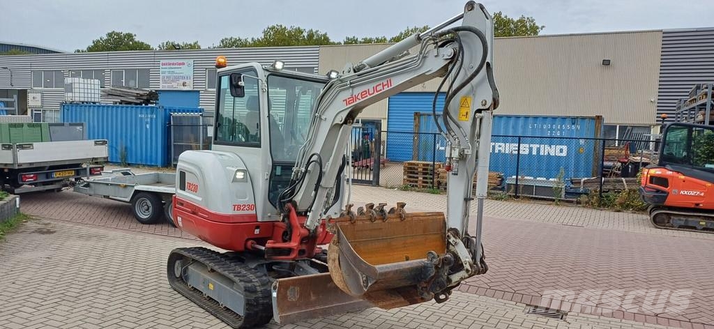 Takeuchi TB230 Mini kotrók < 7t
