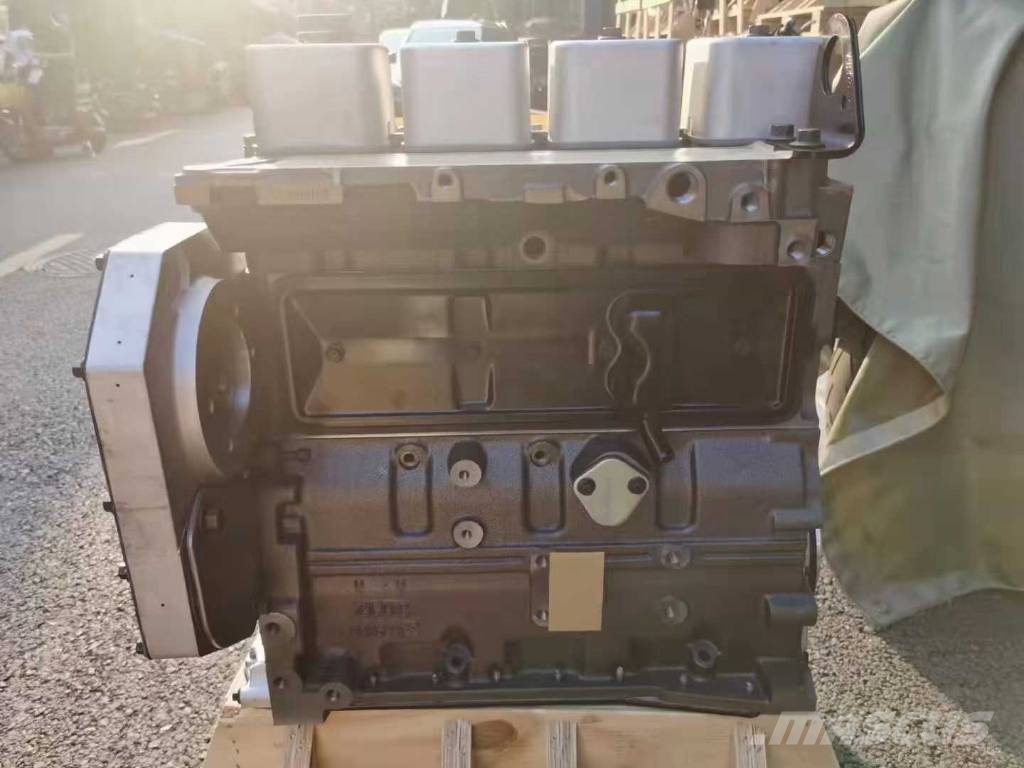 Cummins 4BT3.9 Bare Engine Assembly エンジン