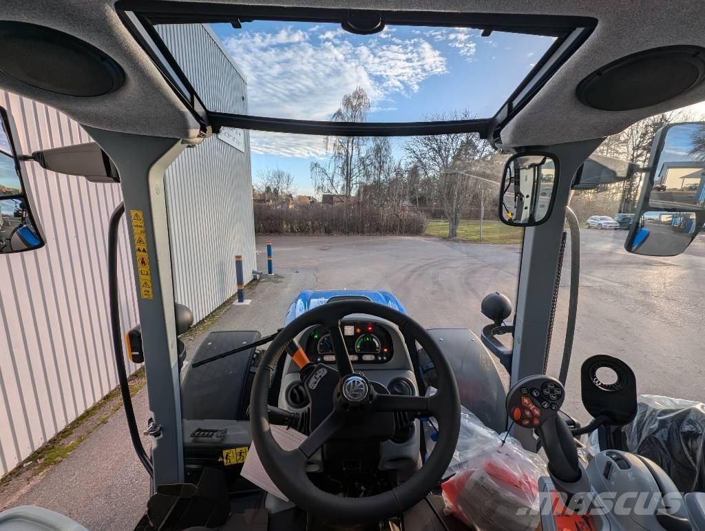 New Holland T5.110 AC, Frontlyft Omg. lev! Трактори