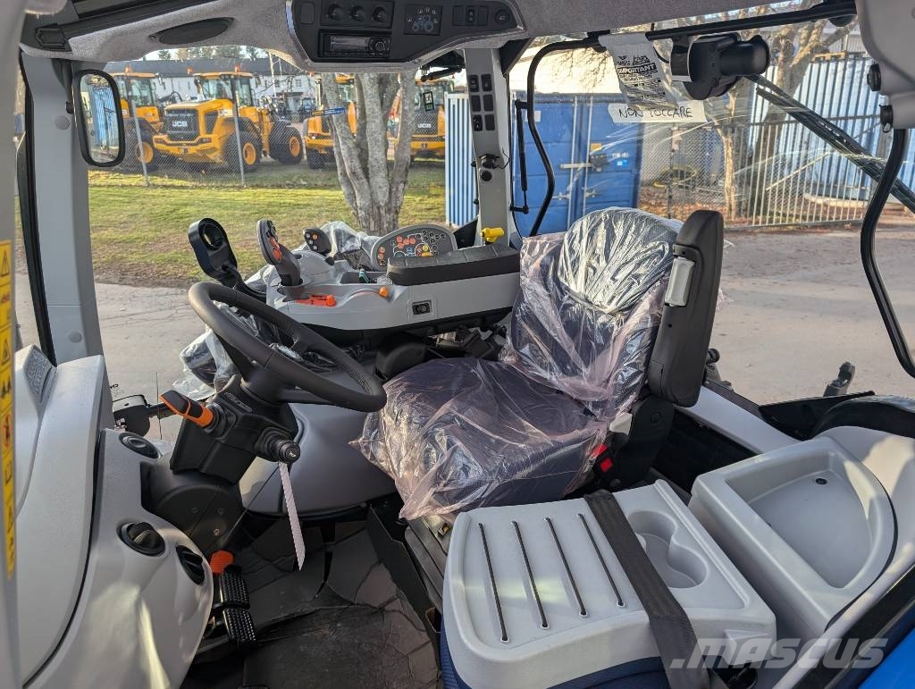 New Holland T5.110 AC, Frontlyft Omg. lev! Трактори