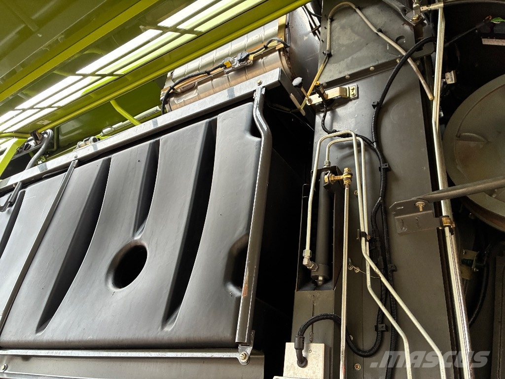 CLAAS Lexion 660 Combine harvesters