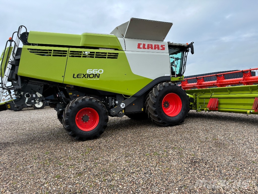 CLAAS Lexion 660 Combine harvesters