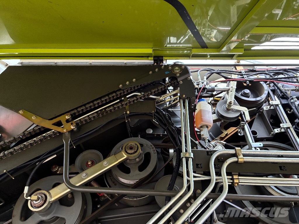 CLAAS Lexion 660 Combine harvesters