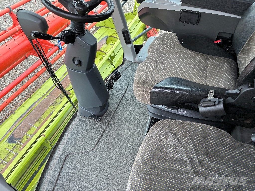 CLAAS Lexion 660 Combine harvesters