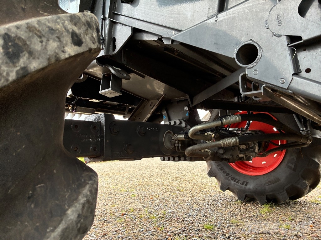 CLAAS Lexion 660 Combine harvesters