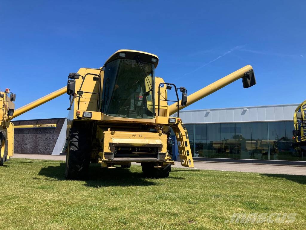 New Holland TX 62, 1997, Goes, Zeeland, Netherlands - Used combine