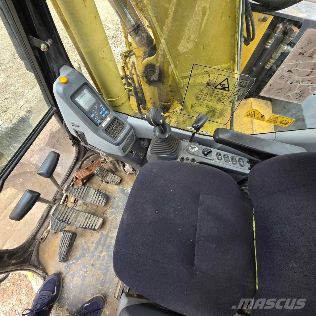 Komatsu PC 138 US 履带挖掘机