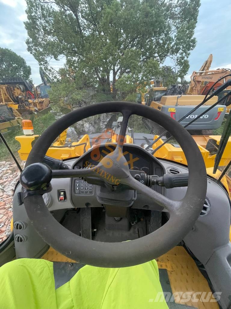 Volvo L 120 G Iekrāvēji uz riteņiem