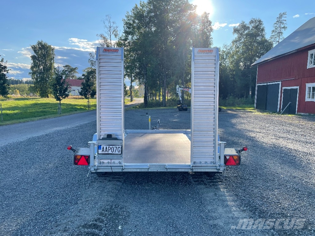 Neptun Maskintransport 3500kg OMG LEV Zemie treileri