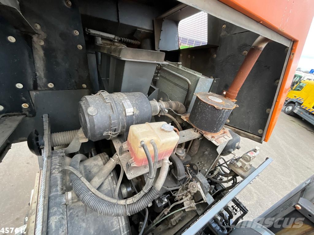 Mercedes-Benz Actros 1829 4x4 Bucher Cityfant 60 Links en rechts Camión de barrendero