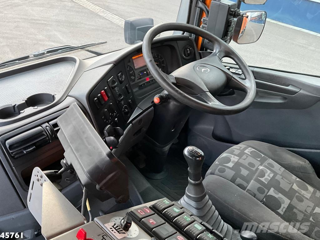 Mercedes-Benz Actros 1829 4x4 Bucher Cityfant 60 Links en rechts Camión de barrendero