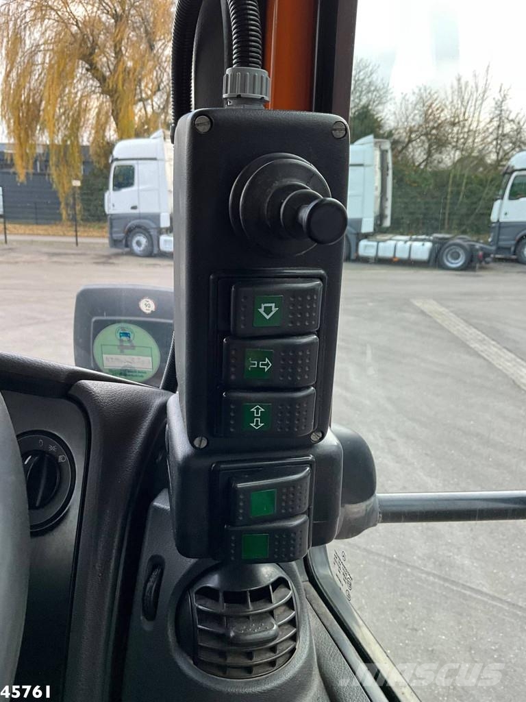 Mercedes-Benz Actros 1829 4x4 Bucher Cityfant 60 Links en rechts Camión de barrendero