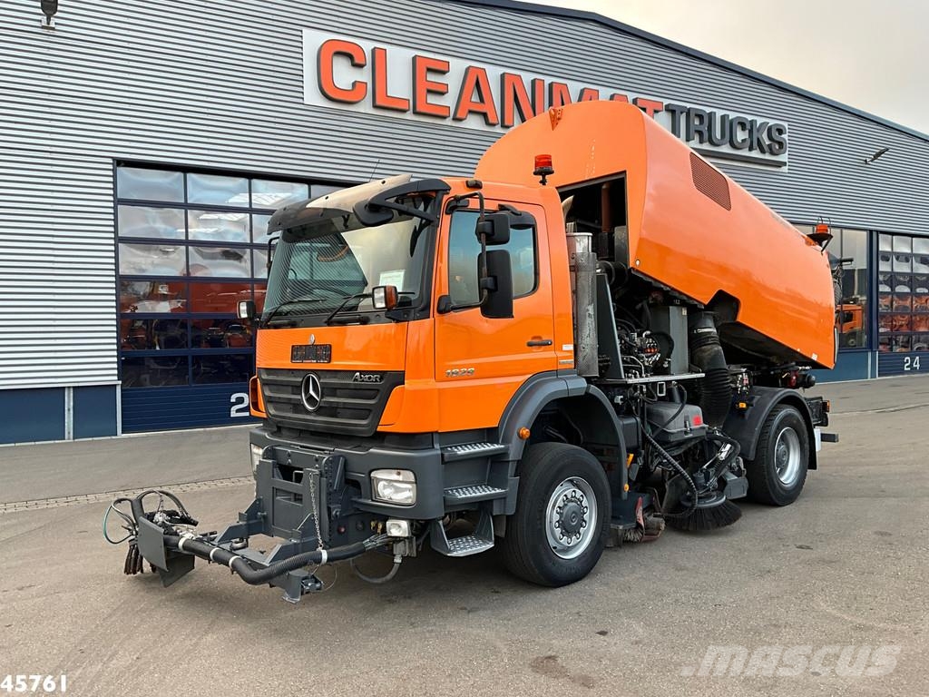 Mercedes-Benz Actros 1829 4x4 Bucher Cityfant 60 Links en rechts Camión de barrendero