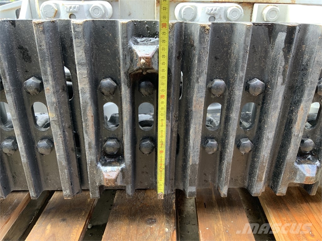Bonfiglioli trasmital undercarriage Rupsbanden, kettingen en onderstel