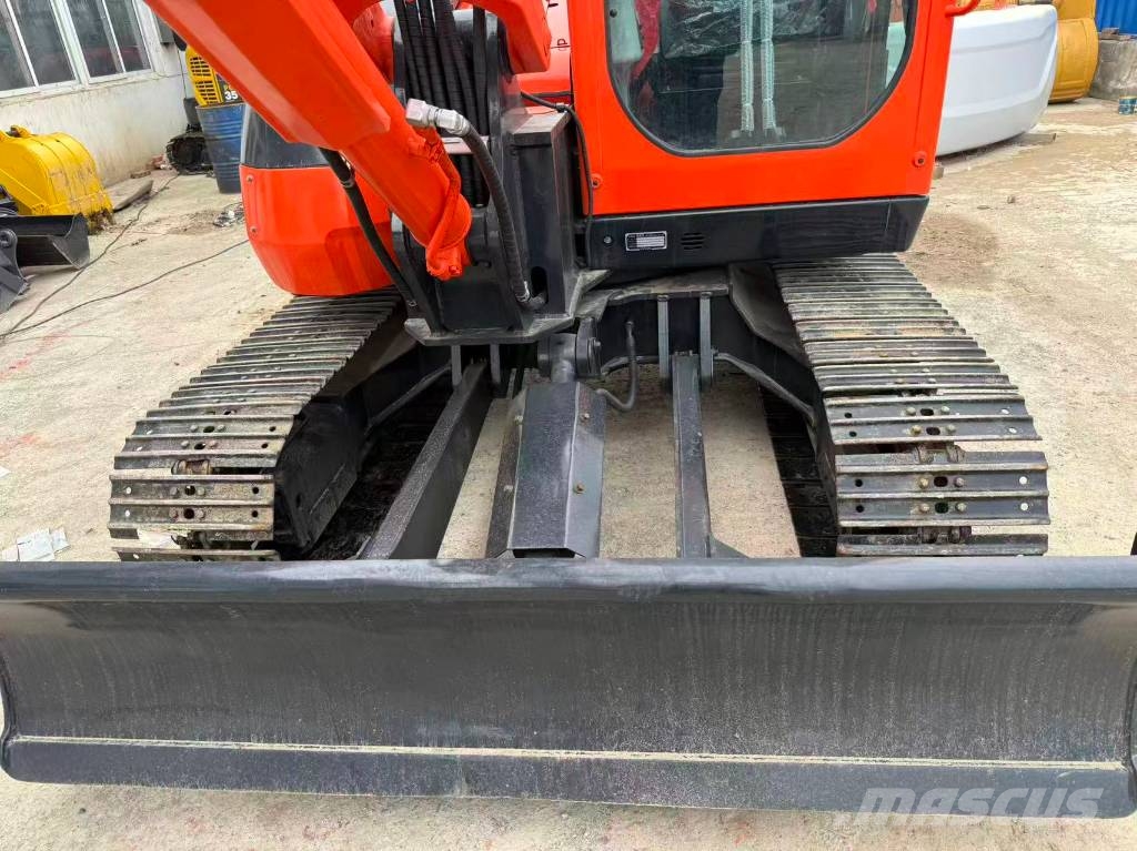 Kubota KX 185 中型挖掘机