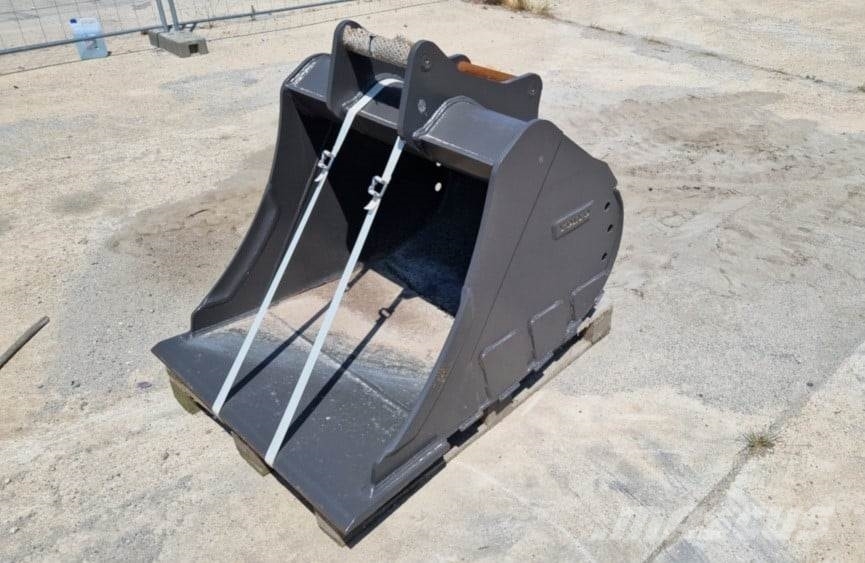 Volvo Tieflöffel mit Messer Excavator