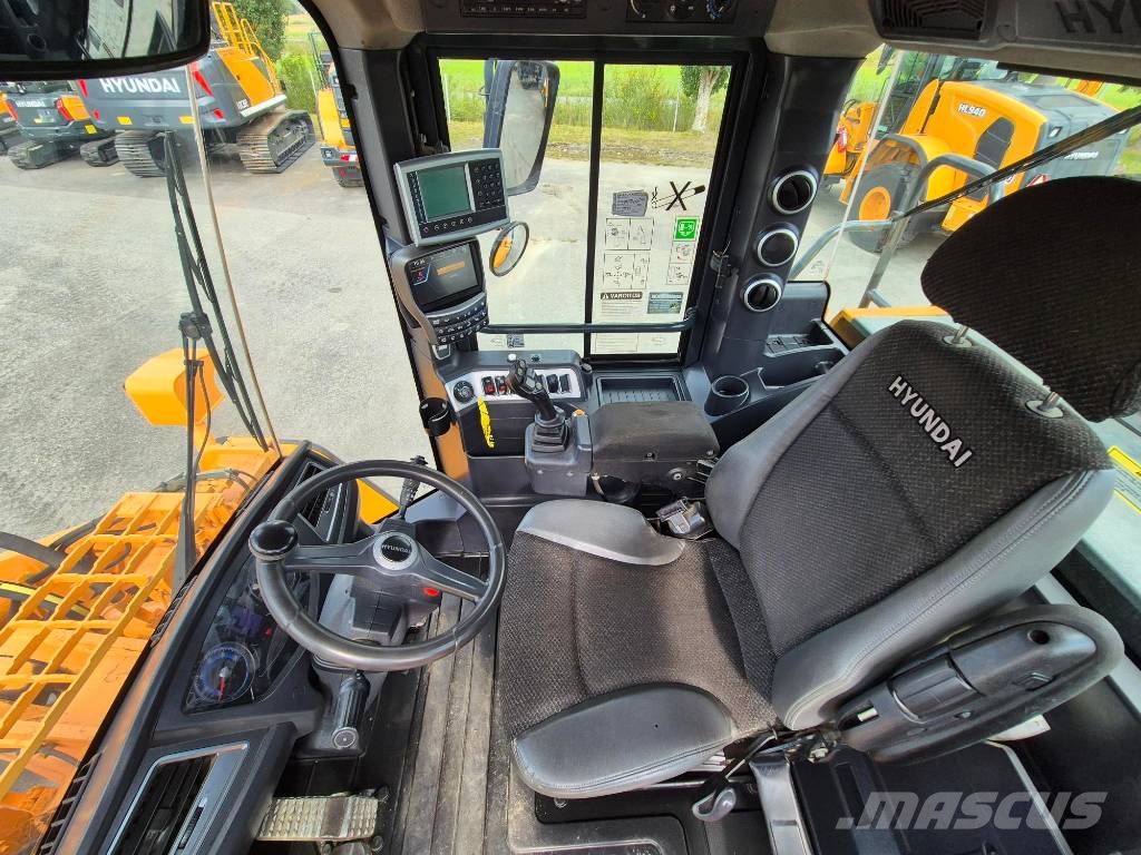 Hyundai HL 955 لوادر بعجل