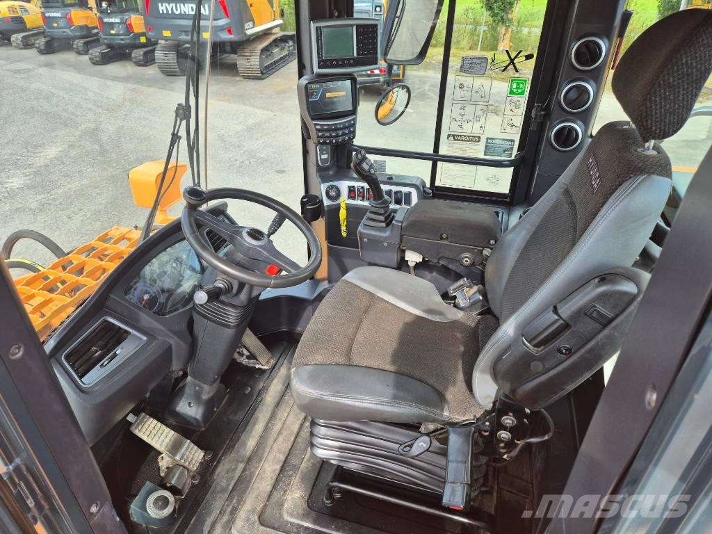 Hyundai HL 955 لوادر بعجل