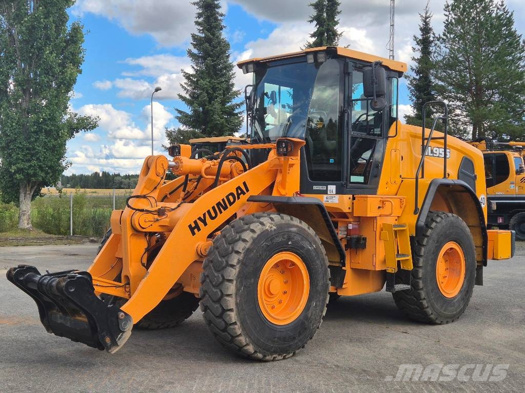 Hyundai HL 955 لوادر بعجل