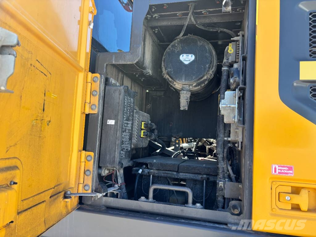 Volvo EC 300 EL med Leica Geosystems, Lagermaskin! Bandgrävare