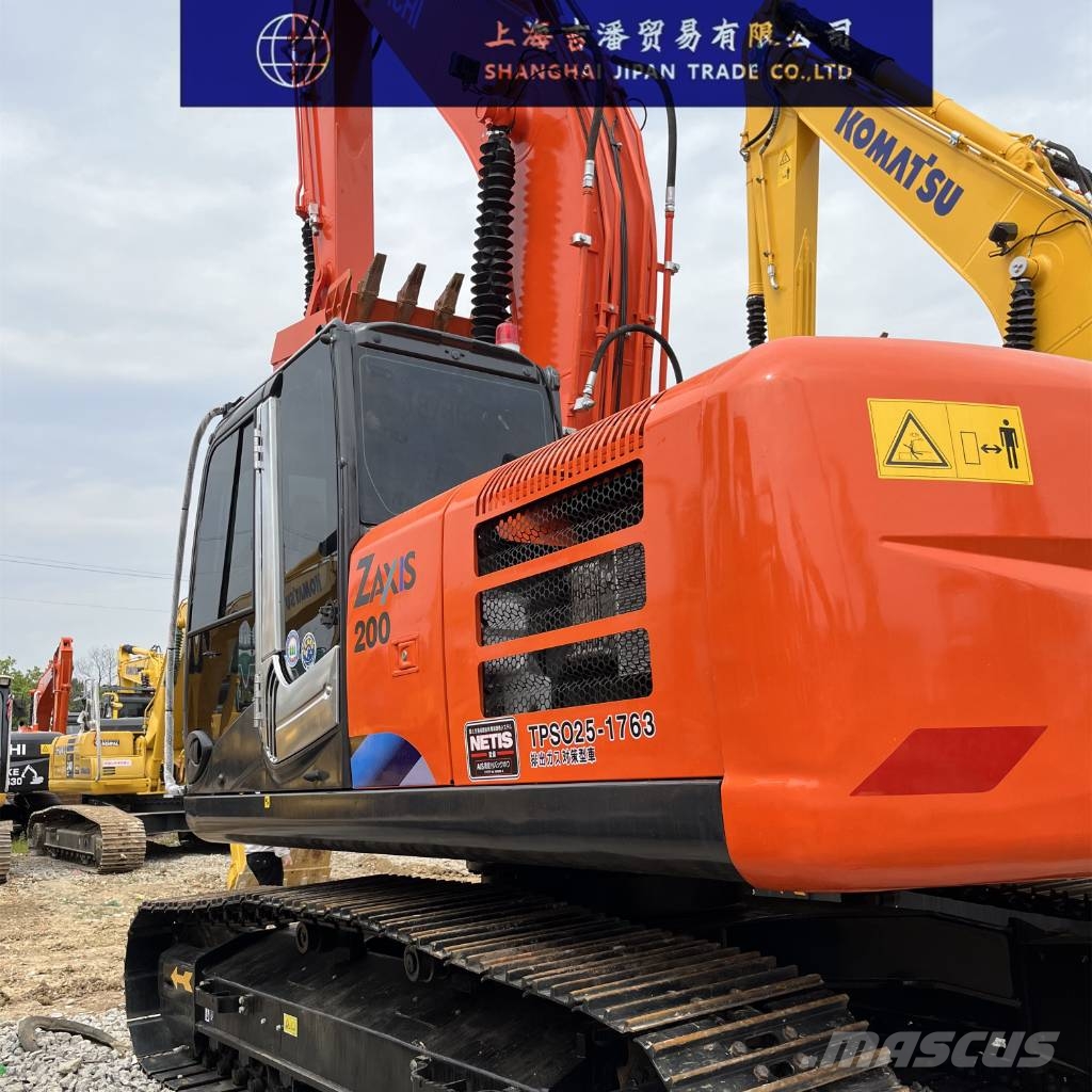 Hitachi ZX 200 حفارات زحافة