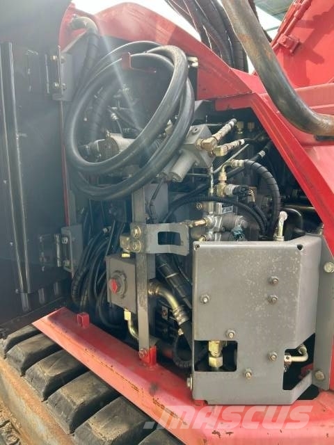 Hitachi ZX 135 US حفارات زحافة